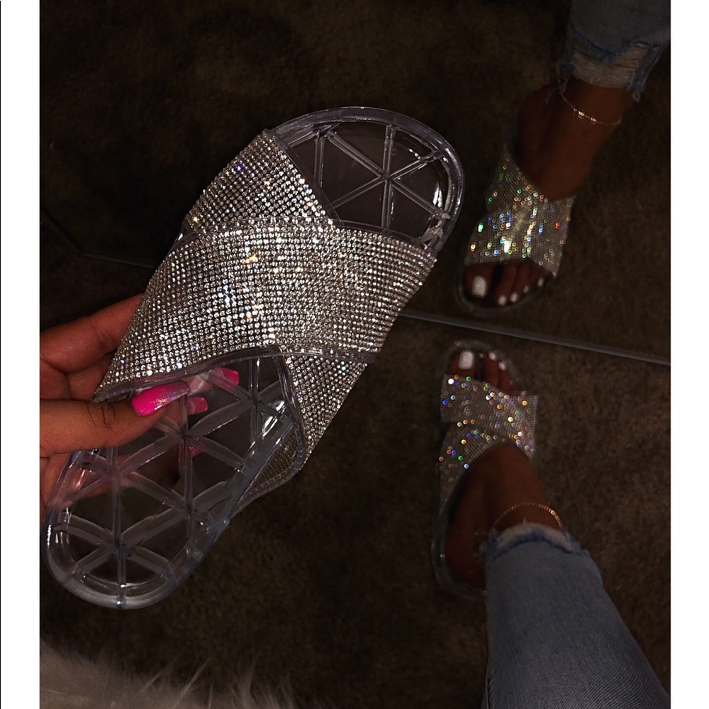 Shopofficialbee lizzy slides 7